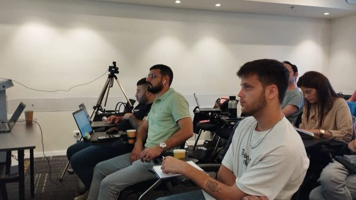 קורס וליווי — גור